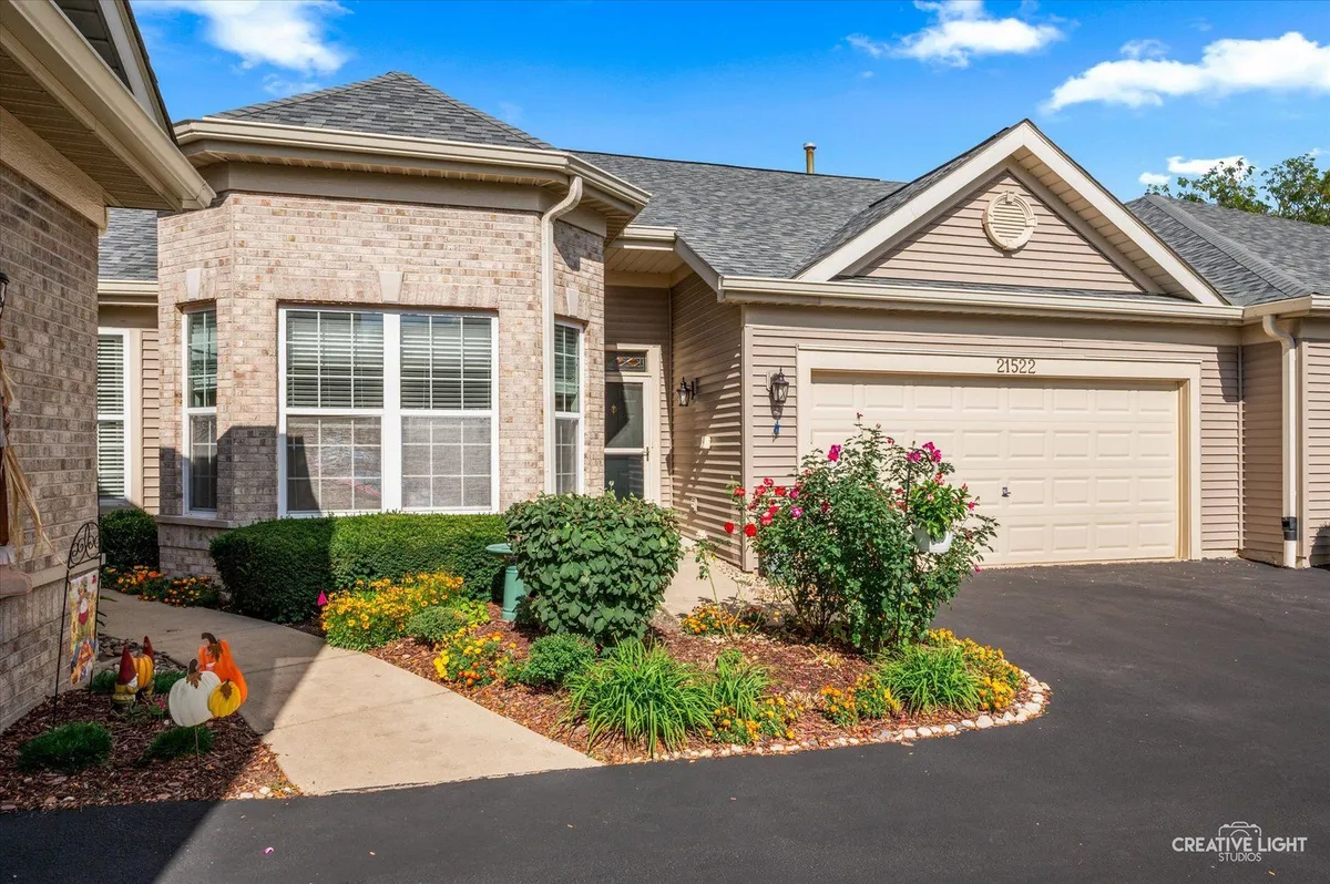 Property Slideshow image 1 of 24 | 21522 lake st clair dr, Crest Hill, IL, 60403