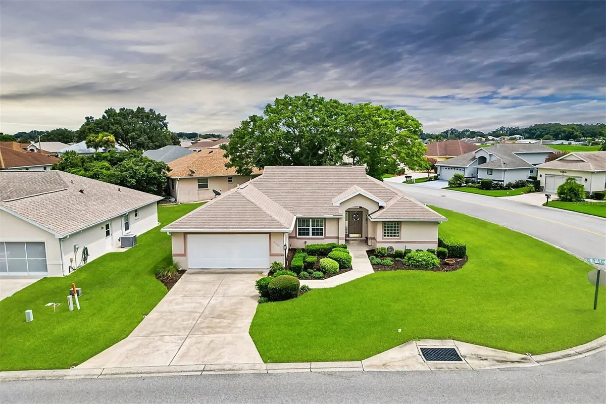 Property Slideshow image 1 of 52 | 11736 se 176th place rd, Summerfield, FL, 34491