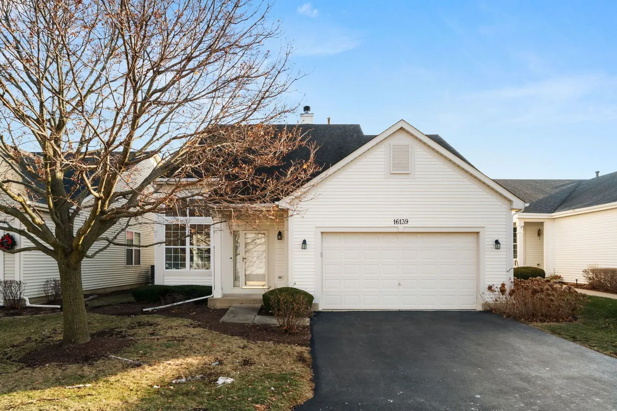 Property Slideshow image 1 of 30 | 16139 seneca lake cir, Crest Hill, IL, 60403