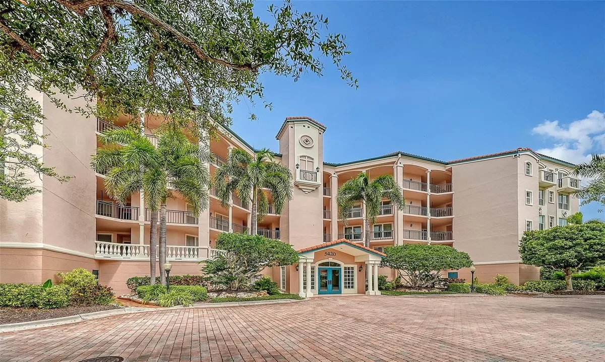 Property Slideshow image 1 of 62 | 5420 eagles point cir 206, Sarasota, FL, 34231