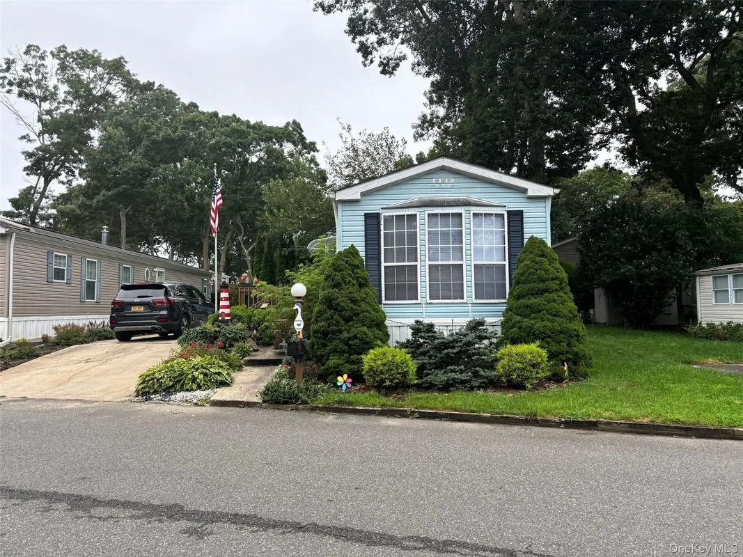 Property Slideshow image 1 of 46 | 1661 old country rd 189, Riverhead, NY, 11901