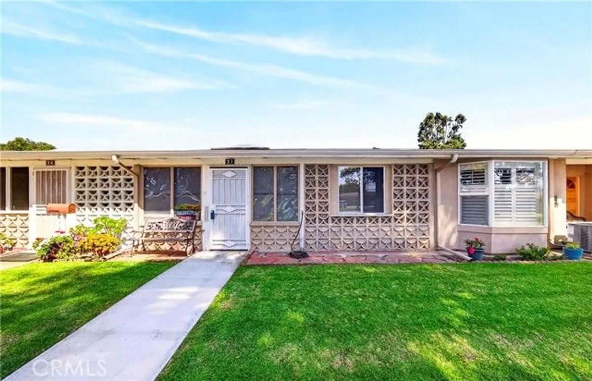 Property Slideshow image 1 of 23 | 13610 burning tree ln 3j, Seal Beach, CA, 90740