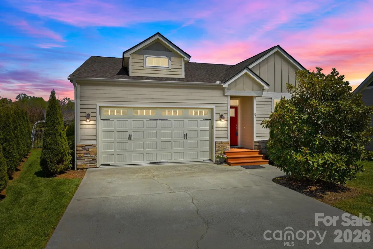 Property Slideshow image 1 of 47 | 82 blacksmith run dr, Hendersonville, NC, 28792