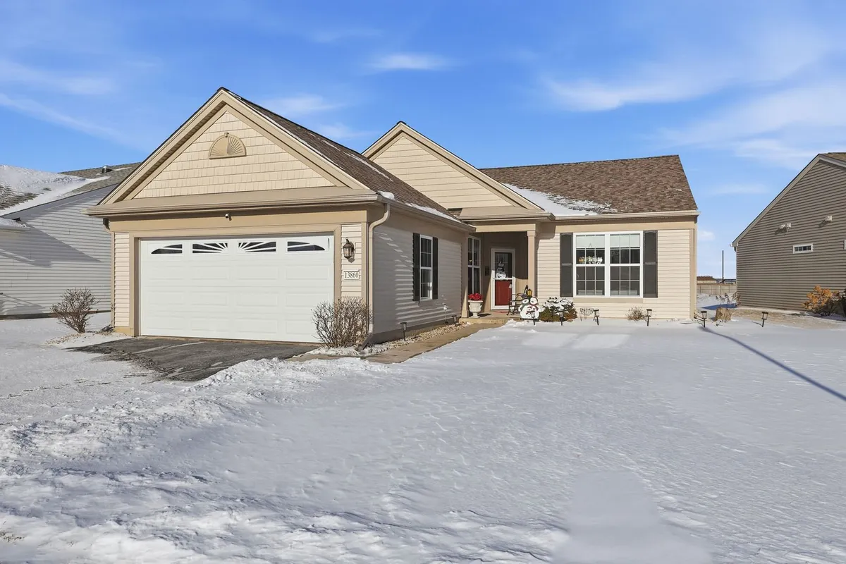 Property Slideshow image 1 of 29 | 13860 wilshire way, Huntley, IL, 60142