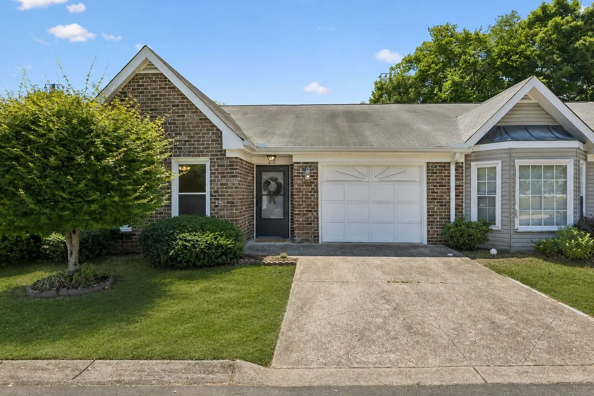 Property Slideshow image 1 of 28 | 410 bradford grn, Nashville, TN, 37221