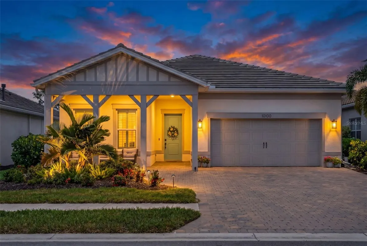 Property Slideshow image 1 of 100 | 10100 coral shore dr, Englewood, FL, 34223