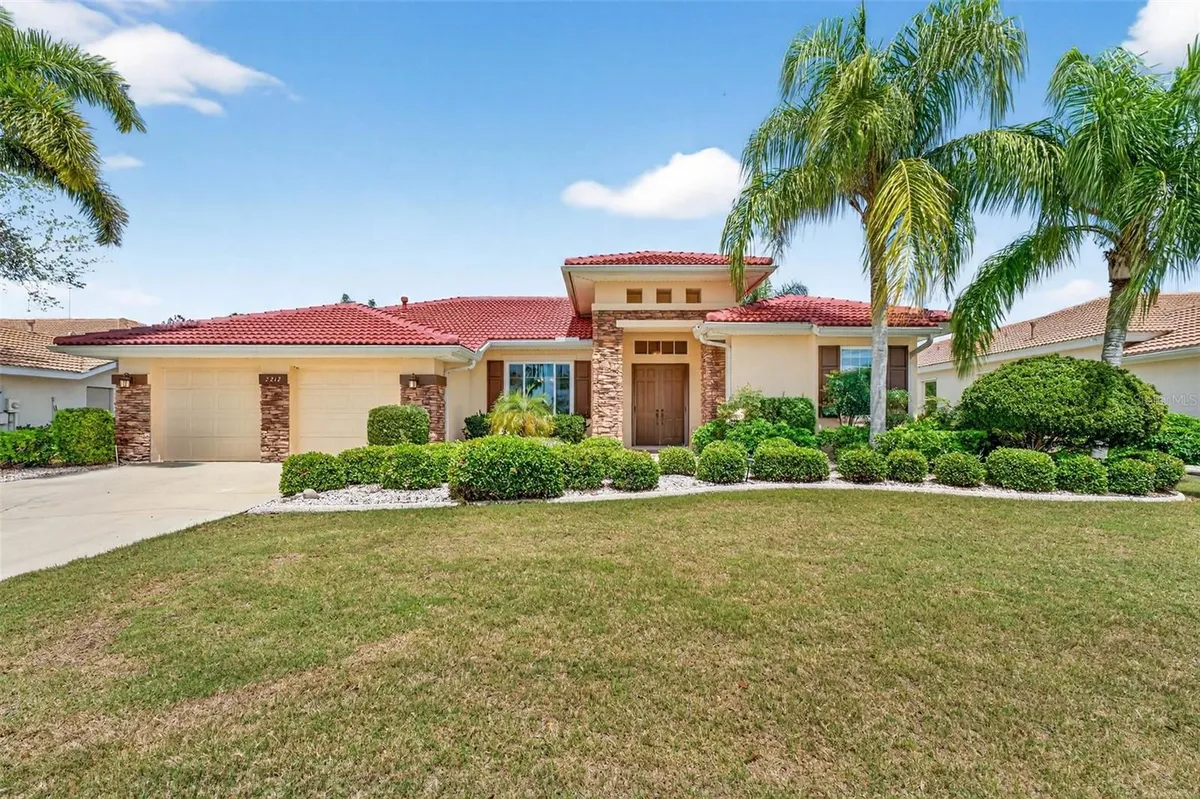 Property Slideshow image 1 of 42 | 2212 myrtle vista ct, Sun City Center, FL, 33573