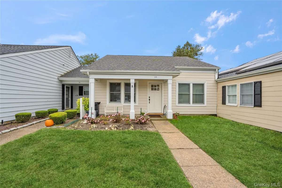 Property Slideshow image 1 of 29 | 53 freedom ln, Coram, NY, 11727