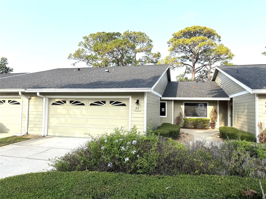 Property Slideshow image 1 of 11 | 30 landings ln 30, Ormond Beach, FL, 32174