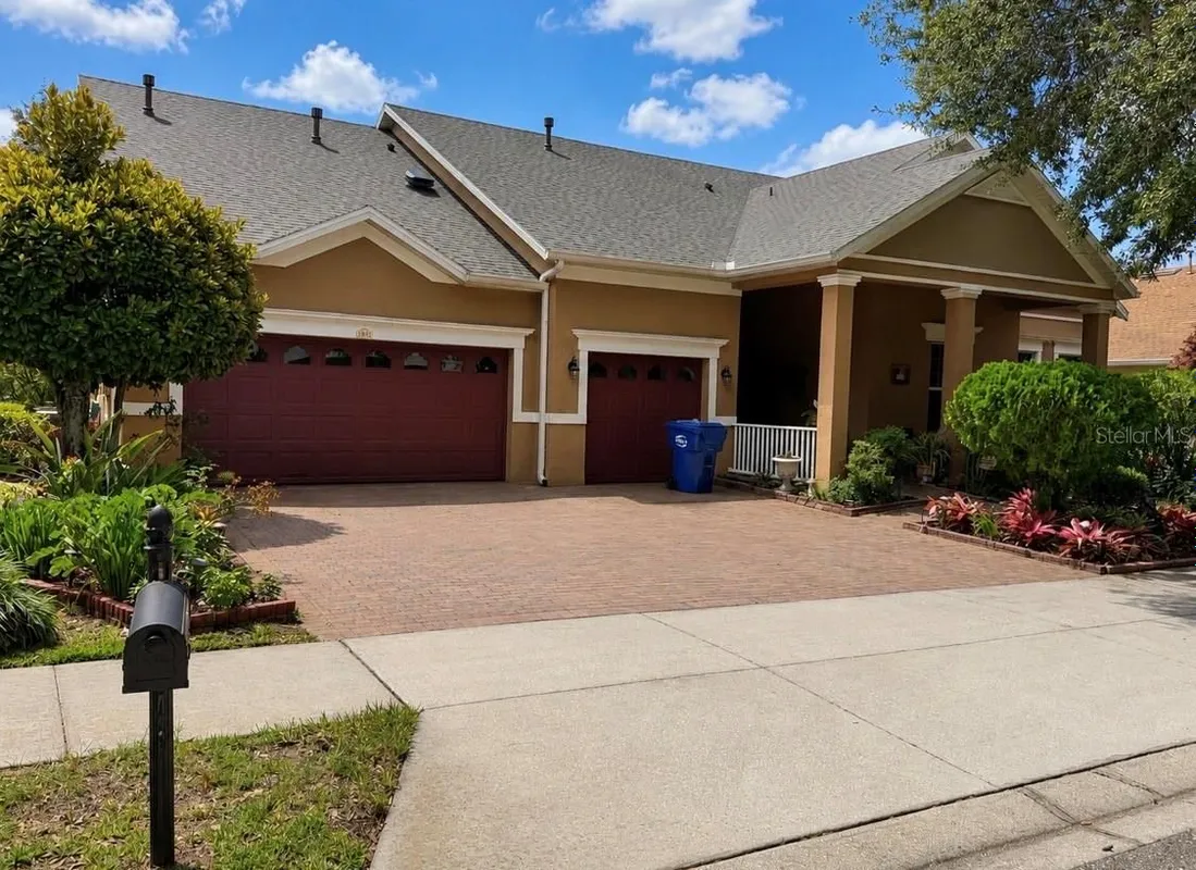 Property Slideshow image 1 of 40 | 184 crepe myrtle dr, Groveland, FL, 34736