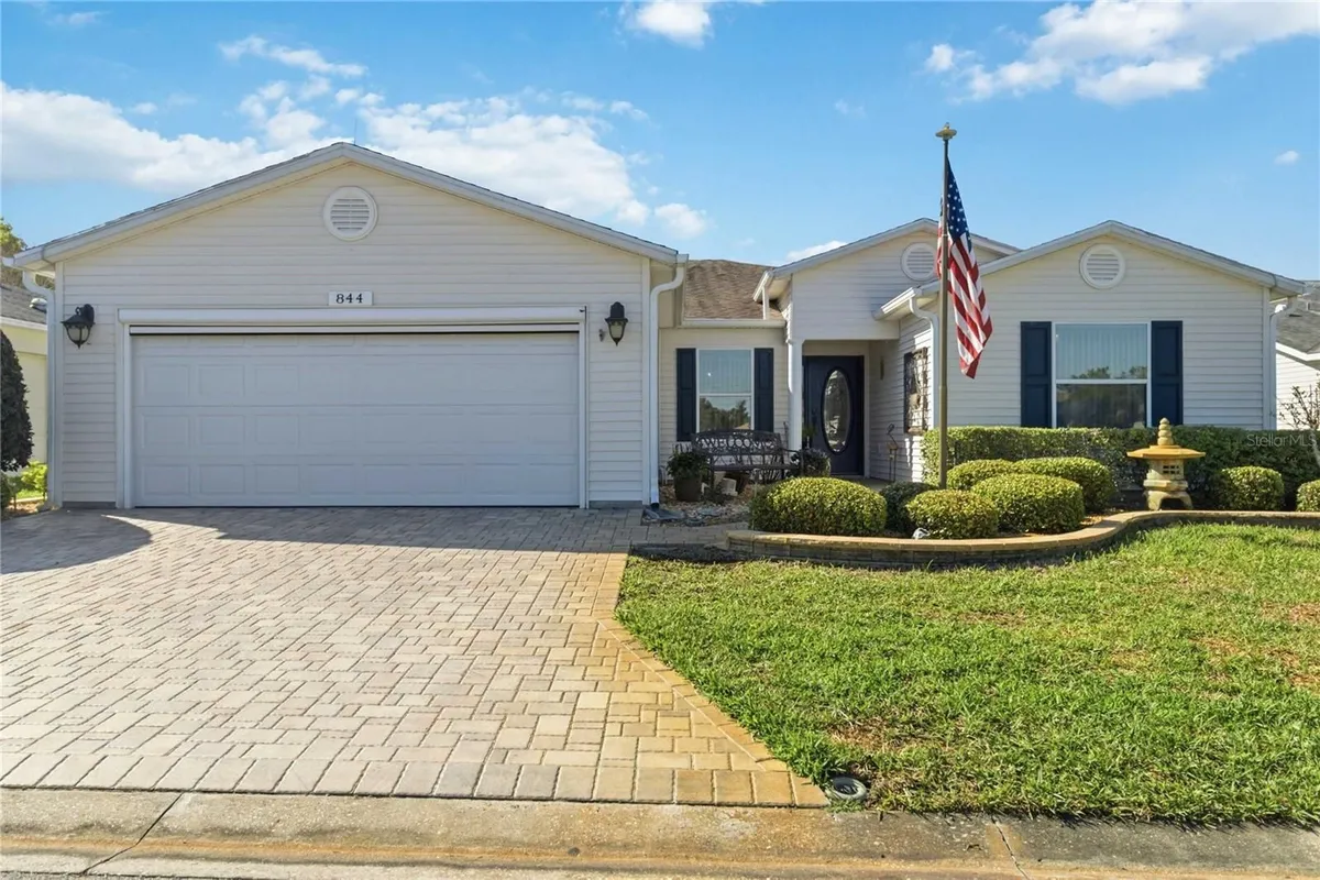 Property Slideshow image 1 of 38 | 844 eagles lndg, Leesburg, FL, 34748