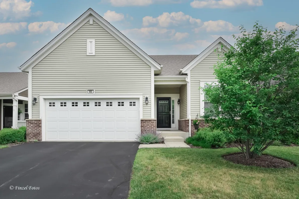 Property Slideshow image 1 of 20 | 980 prescott ln, Pingree Grove, IL, 60140