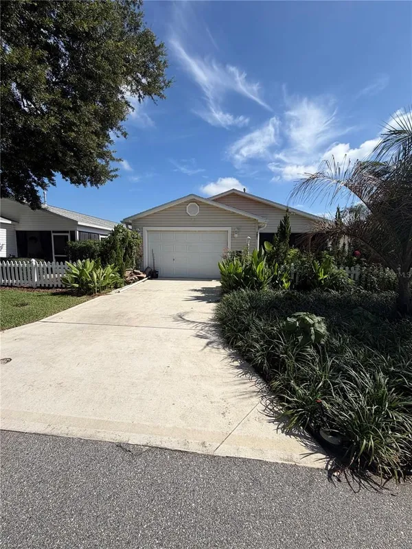 Property Slideshow image 1 of 2 | 7851 se 173rd panorama pl, The Villages, FL, 32162