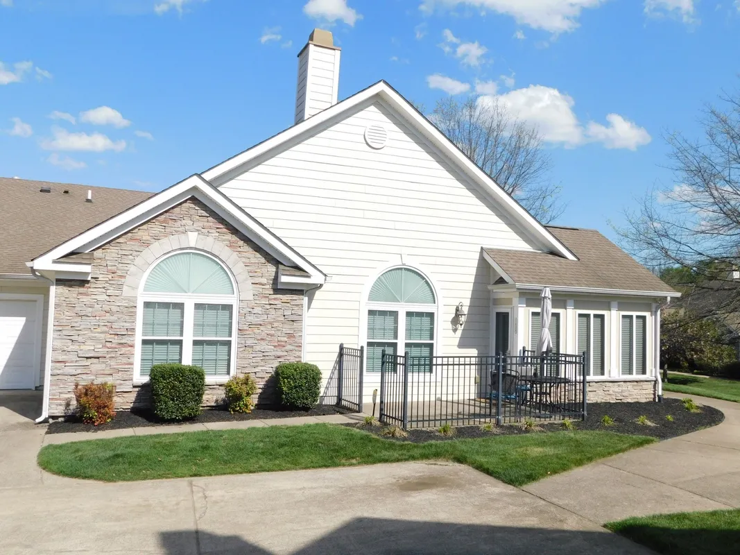 Property Slideshow image 1 of 4 | 825 s browns ln 1404, Gallatin, TN, 37066