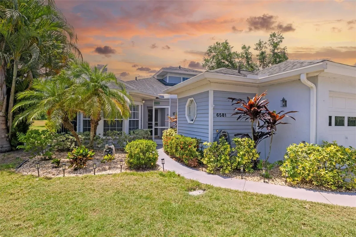 Property Slideshow image 1 of 63 | 6581 approach rd 63, Sarasota, FL, 34238