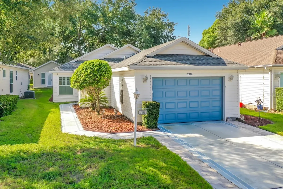 Property Slideshow image 1 of 42 | 25146 cranes roost cir, Leesburg, FL, 34748
