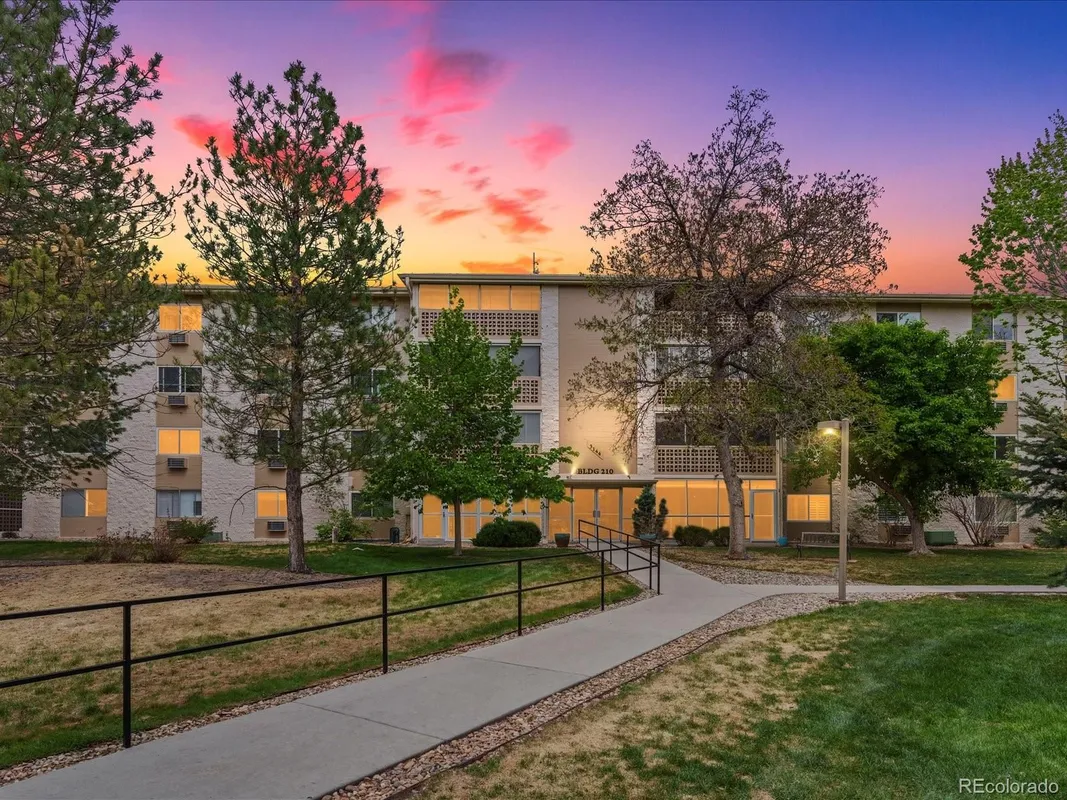 Property Slideshow image 1 of 27 | 3144 s wheeling way 209, Aurora, CO, 80014
