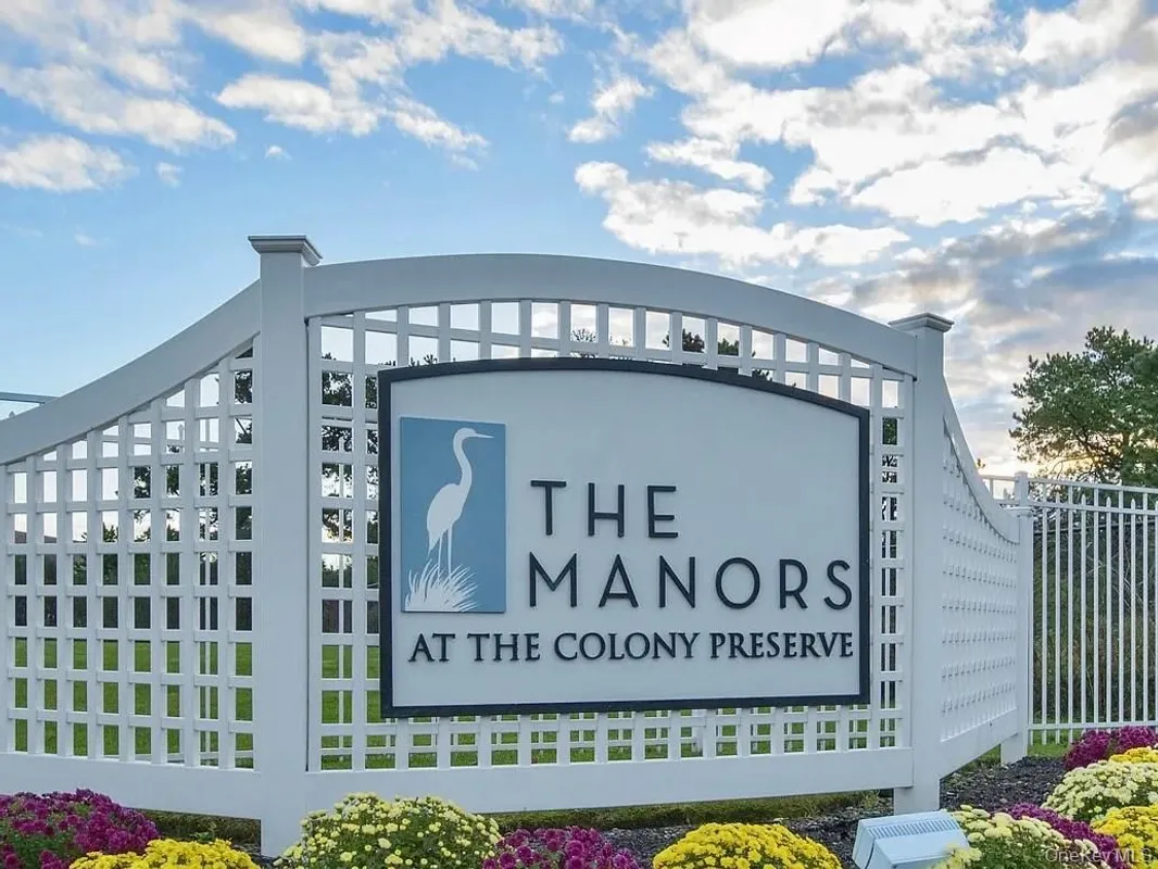 Property Slideshow image 1 of 2 | 15 cricket ct, Brookhaven, NY, 11967