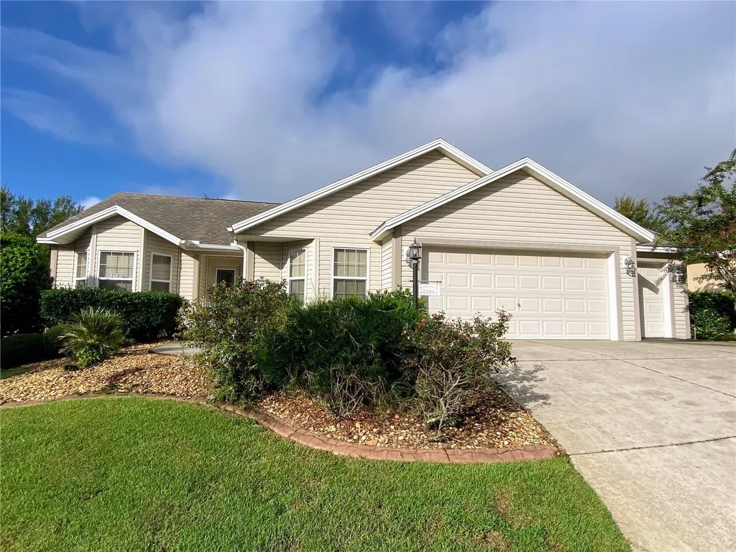 Property Slideshow image 1 of 28 | 2530 saffron ln, The Villages, FL, 32162