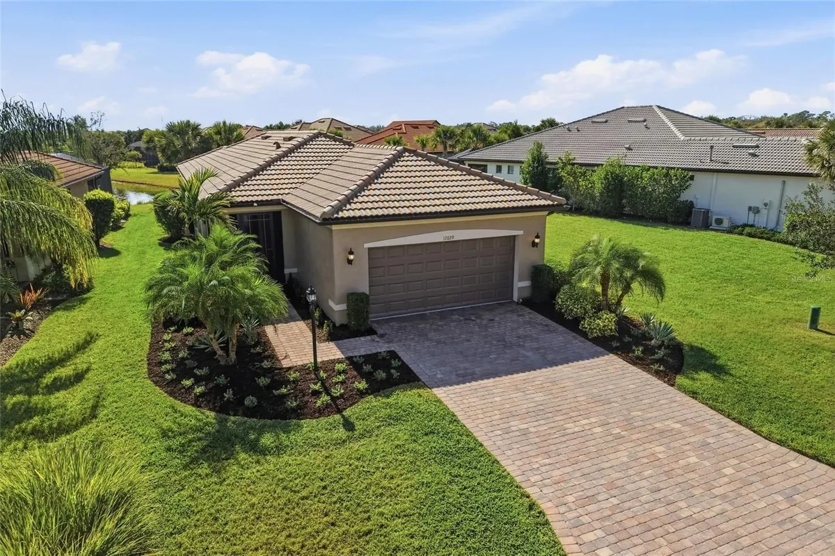 Property Slideshow image 1 of 56 | 17029 hampton falls ter, Bradenton, FL, 34202