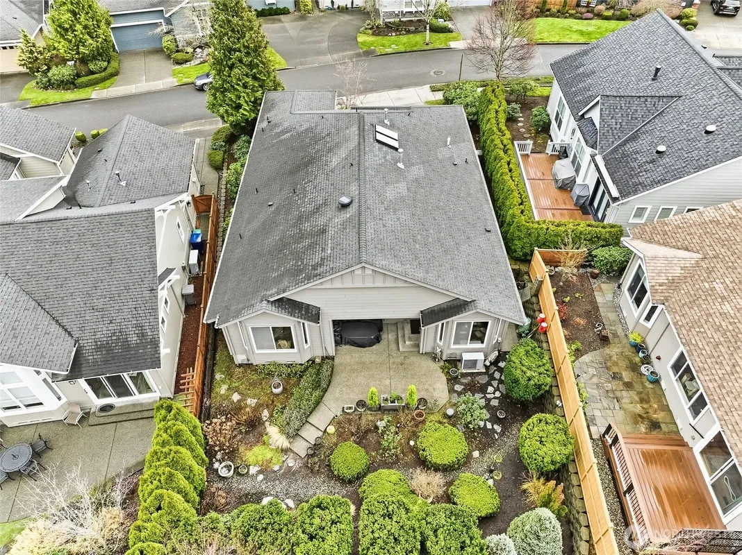 Property Slideshow image 1 of 40 | 12421 240th pl, Redmond, WA, 98053