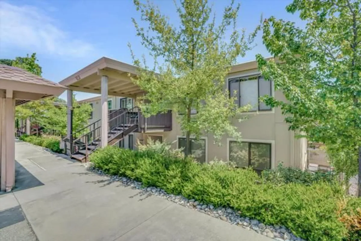 Property Slideshow image 1 of 44 | 1388 rockledge ln 5, Walnut Creek, CA, 94595