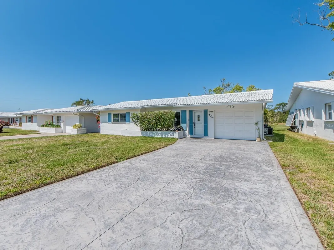 Property Slideshow image 1 of 28 | 9024 140th way, Seminole, FL, 33776