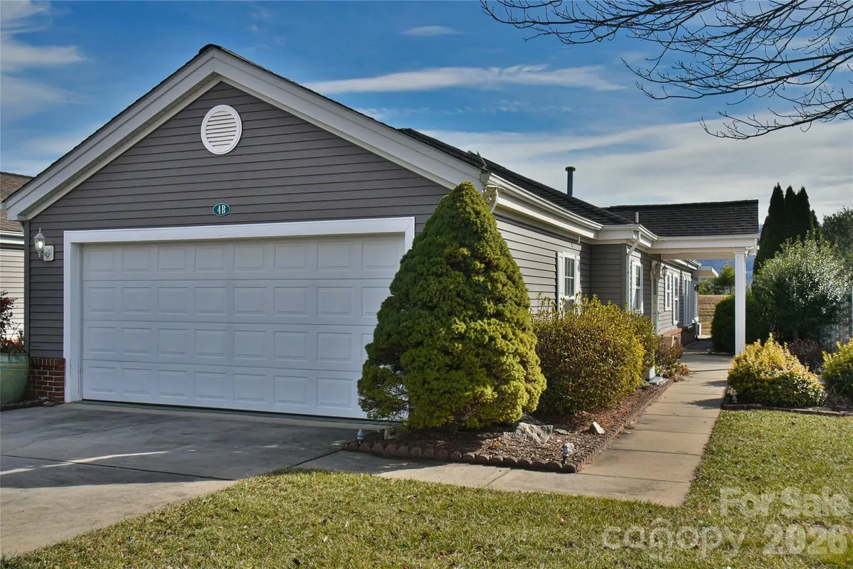 Property Slideshow image 1 of 29 | 4 heather way b, Candler, NC, 28715