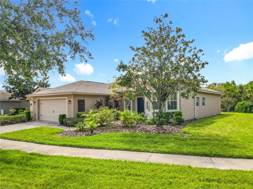 Property Slideshow image 1 of 81 | 531 barcelona dr, Poinciana, FL, 34759