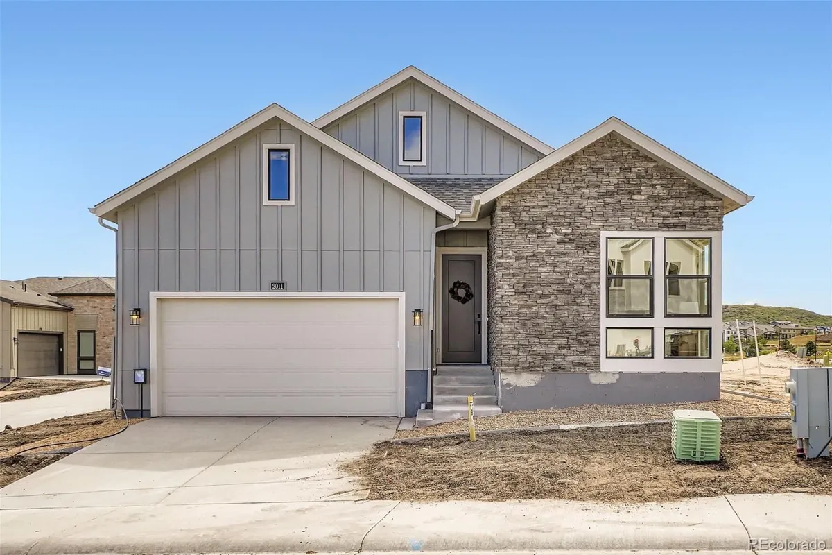 Property Slideshow image 1 of 36 | 2011 grayside cir, Castle Rock, CO, 80109