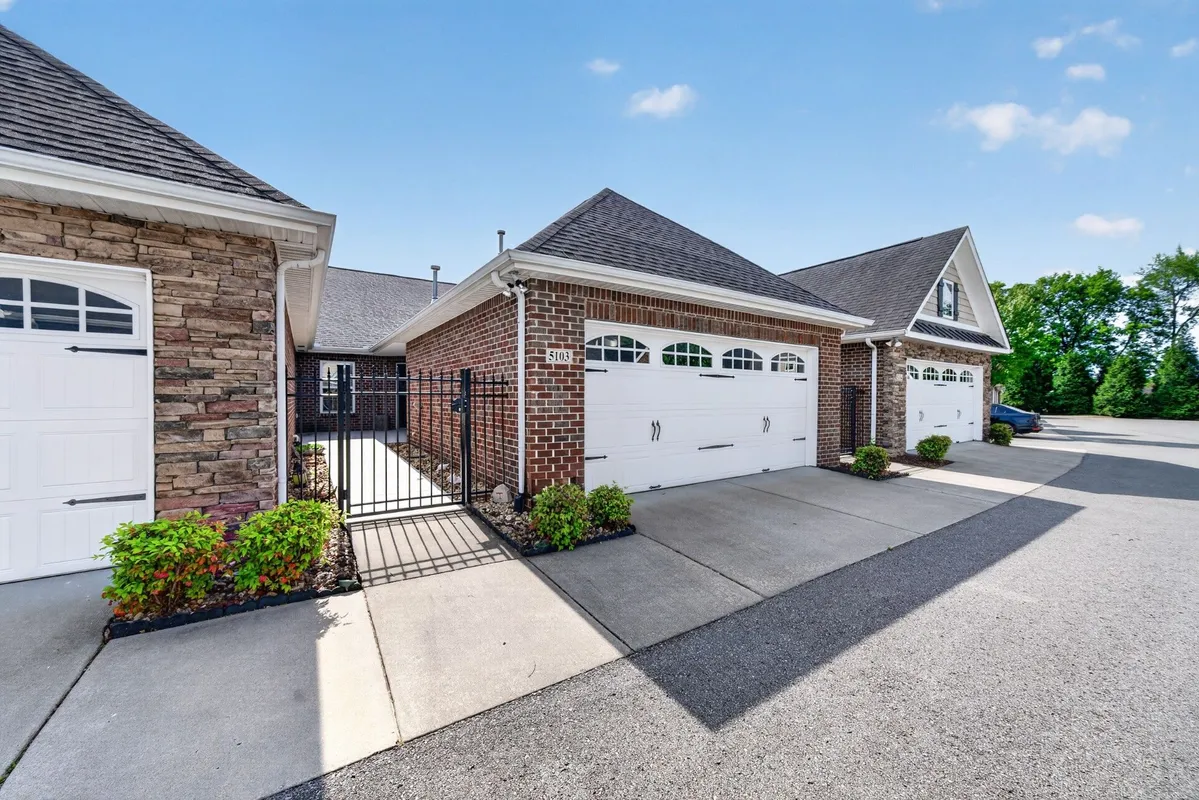 Property Slideshow image 1 of 39 | 395 devon chase hl 5103, Gallatin, TN, 37066