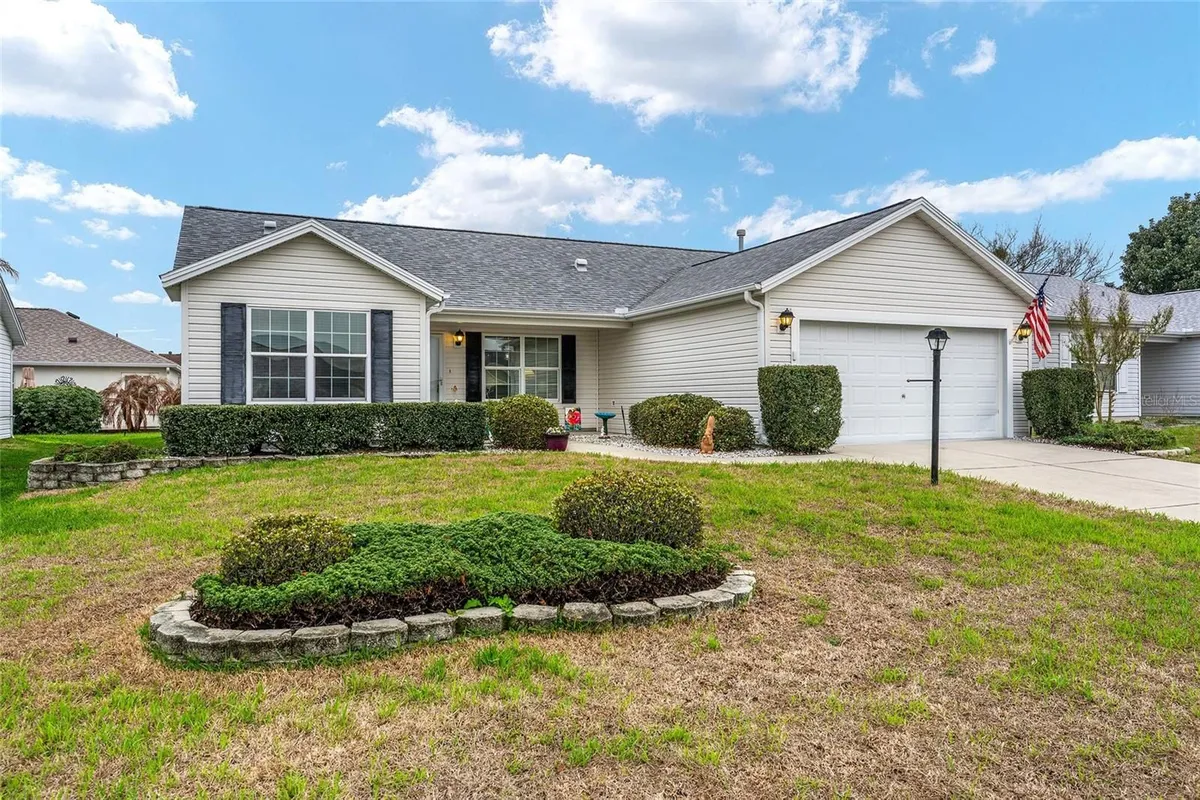 Property Slideshow image 1 of 67 | 17713 se 89th milford ave, The Villages, FL, 32162