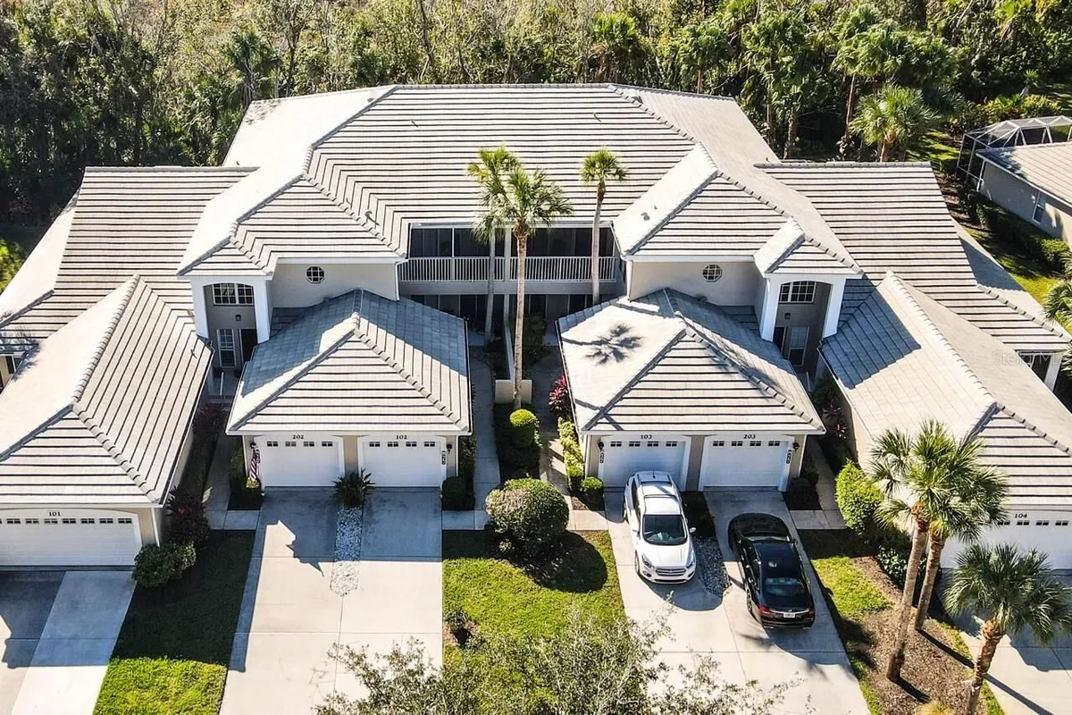 Property Slideshow image 1 of 55 | 877 tartan dr unit 102, Venice, FL, 34293