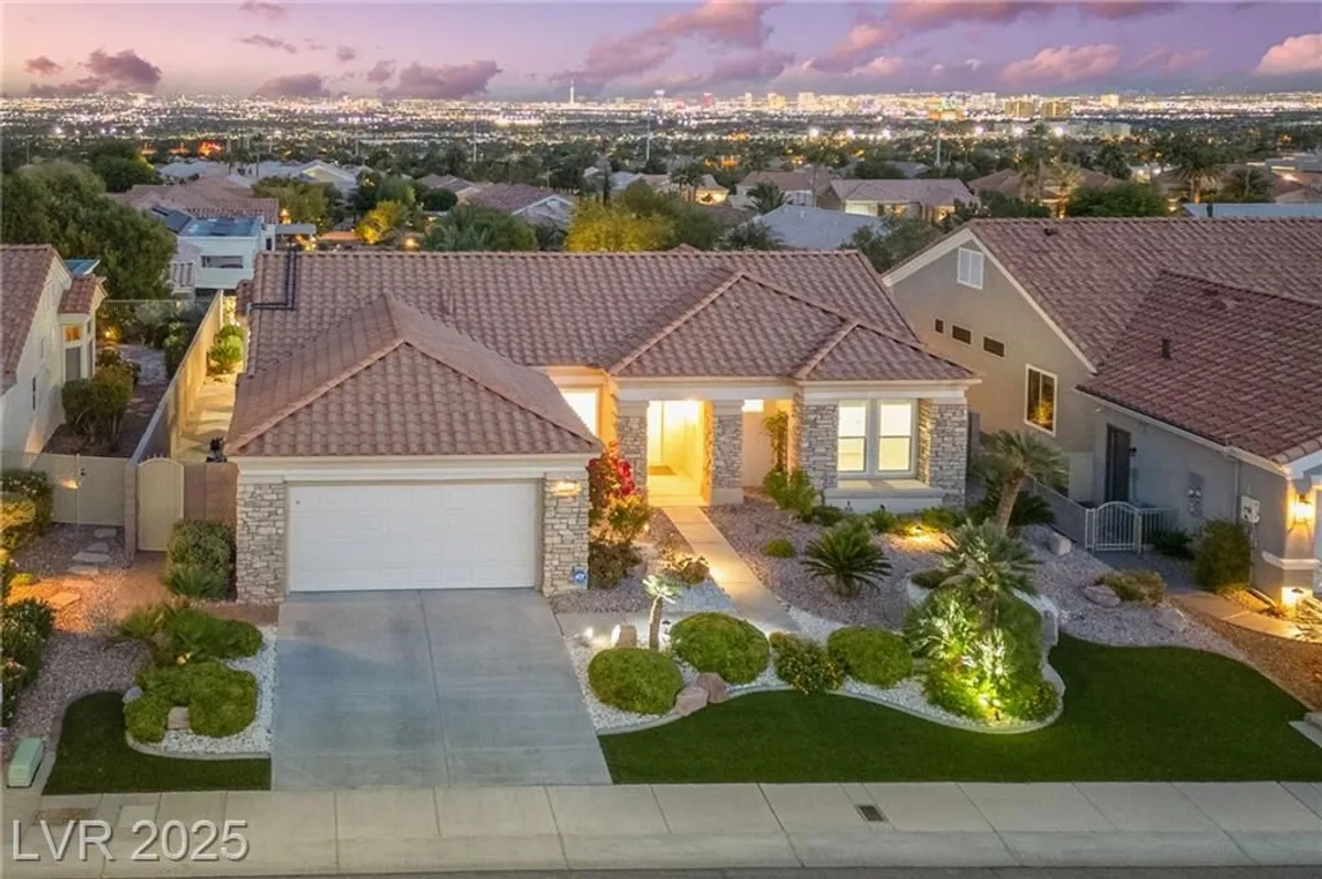 Property Slideshow image 1 of 98 | 1928 hot oak ridge st, Las Vegas, NV, 89134