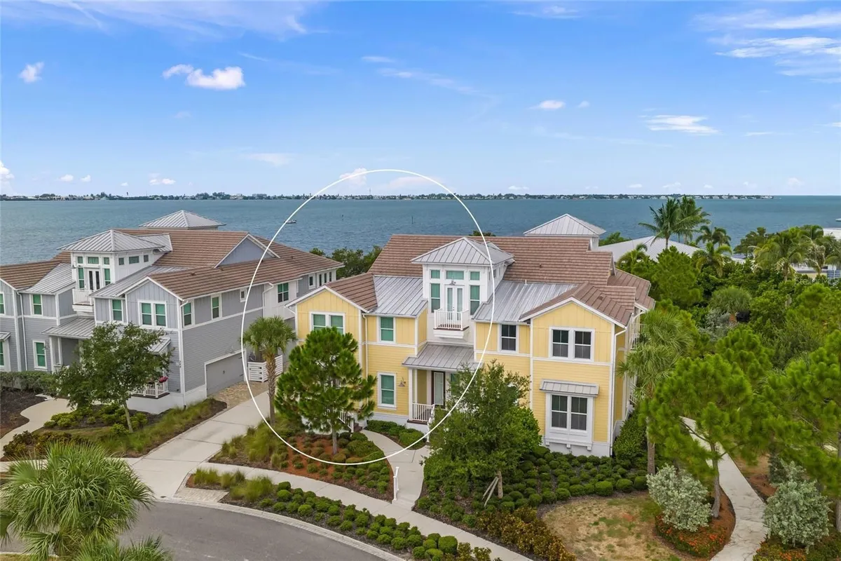 Property Slideshow image 1 of 44 | 264 saint lucia dr 201, Bradenton, FL, 34209