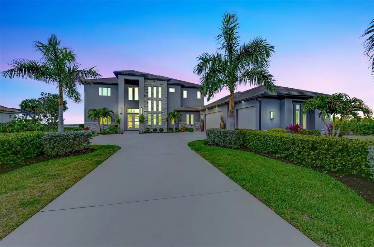 Property Slideshow image 1 of 98 | 3051 rivershore ln, Port Charlotte, FL, 33953