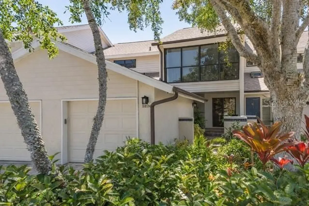 Property Slideshow image 1 of 33 | 5226 landings blvd 102, Sarasota, FL, 34231