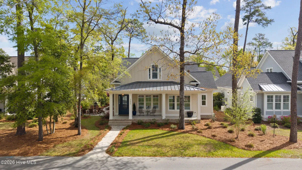 Property Slideshow image 1 of 98 | 3606 barnesmore dr, Castle Hayne, NC, 28429