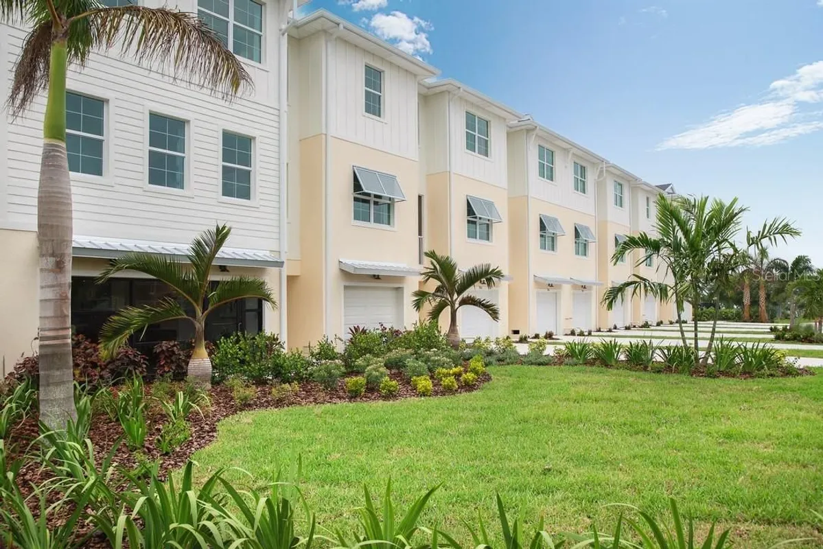 Property Slideshow image 1 of 31 | 9912 key haven rd, Seminole, FL, 33777