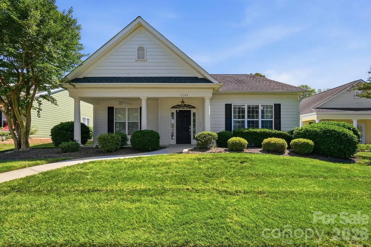 Property Slideshow image 1 of 45 | 13344 old compton ct, Pineville, NC, 28134