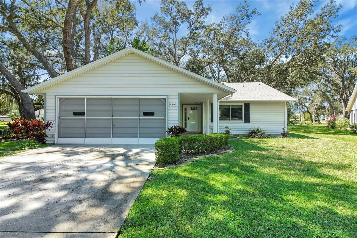 Property Slideshow image 1 of 63 | 610 fannich ct, Leesburg, FL, 34788