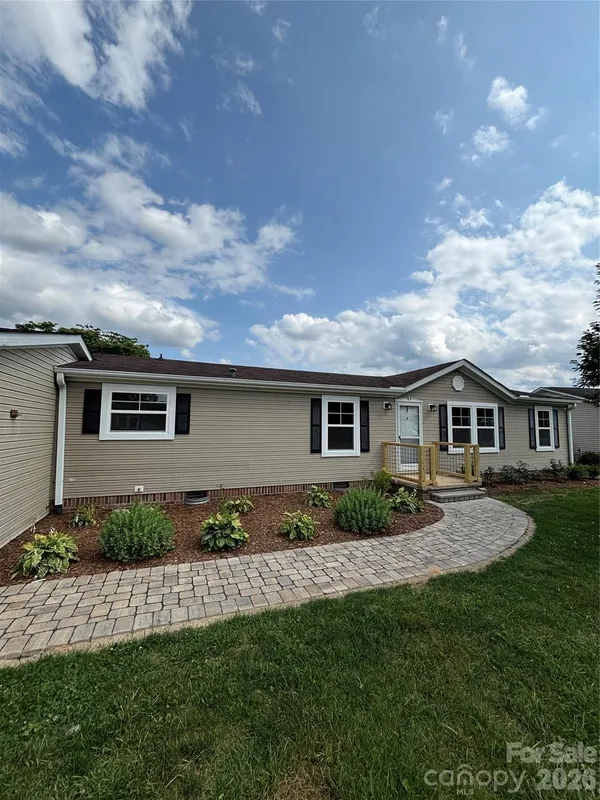 Property Slideshow image 1 of 1 | 448 riverwind dr, Hendersonville, NC, 28739