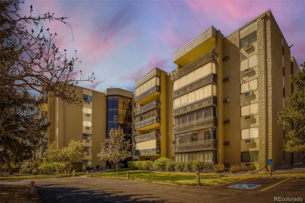 Property Slideshow image 1 of 29 | 14102 e linvale pl 305, Aurora, CO, 80014