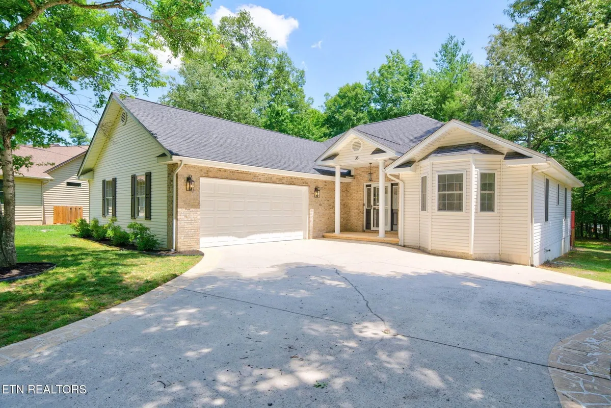Property Slideshow image 1 of 47 | 35 leaf cir, Crossville, TN, 38558