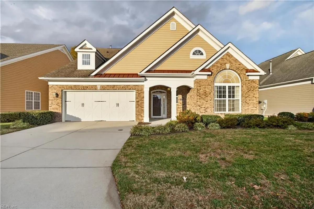 Property Slideshow image 1 of 35 | 1425 blairwood ln, Chesapeake, VA, 23320