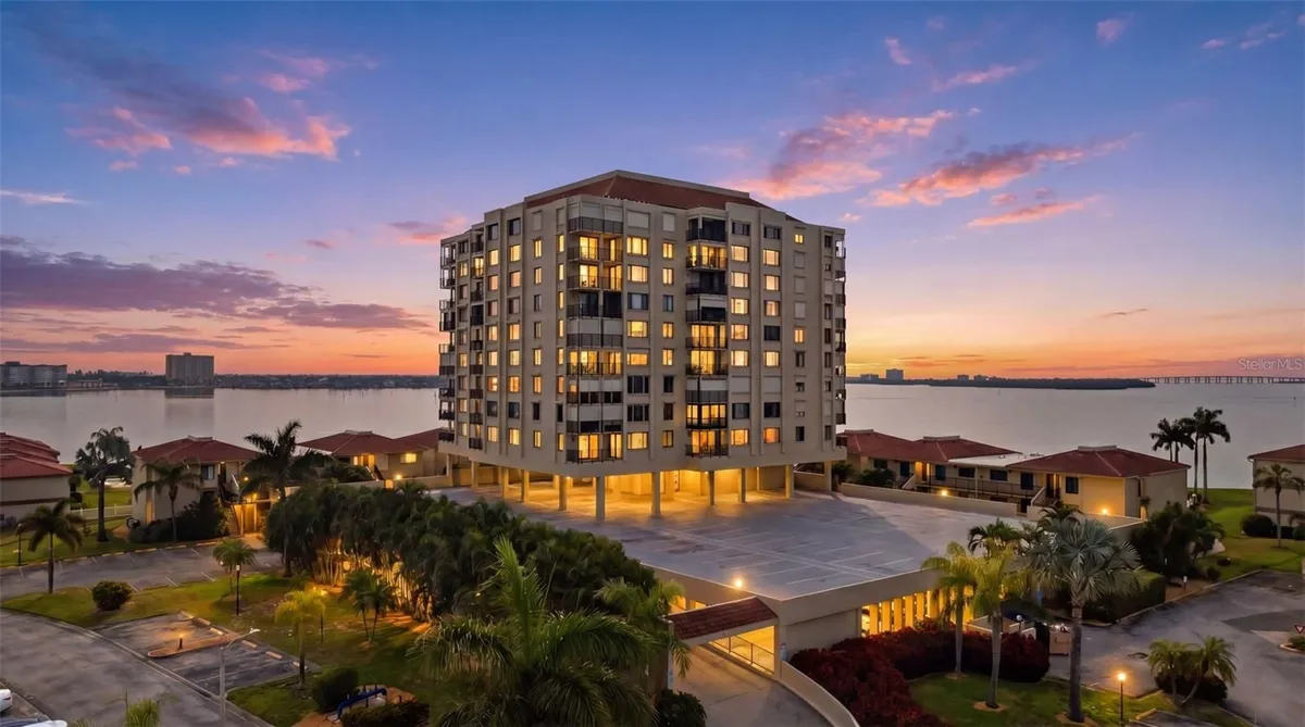 Property Slideshow image 1 of 48 | 6322 palma del mar blvd 606, St Petersburg, FL, 33715
