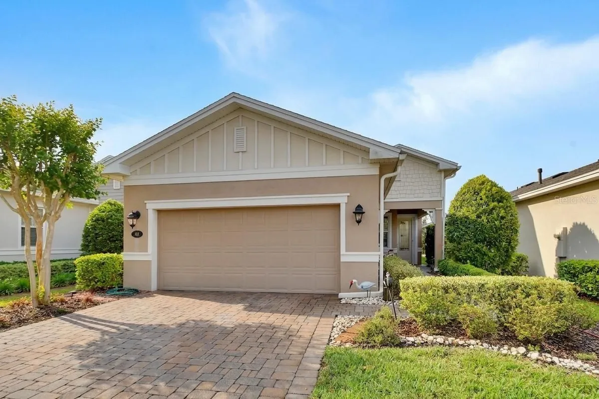 Property Slideshow image 1 of 49 | 412 tisbury ct, Deland, FL, 32724