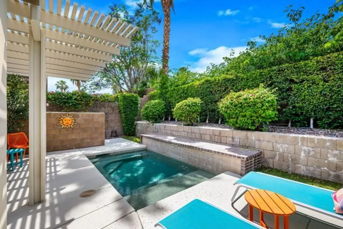 Property Slideshow image 1 of 68 | 60179 honeysuckle st, La Quinta, CA, 92253