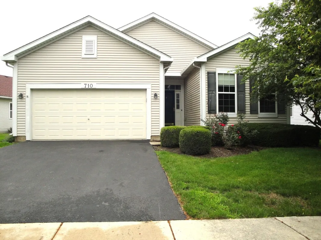 Property Slideshow image 1 of 31 | 710 s mecosta ln, Romeoville, IL, 60446