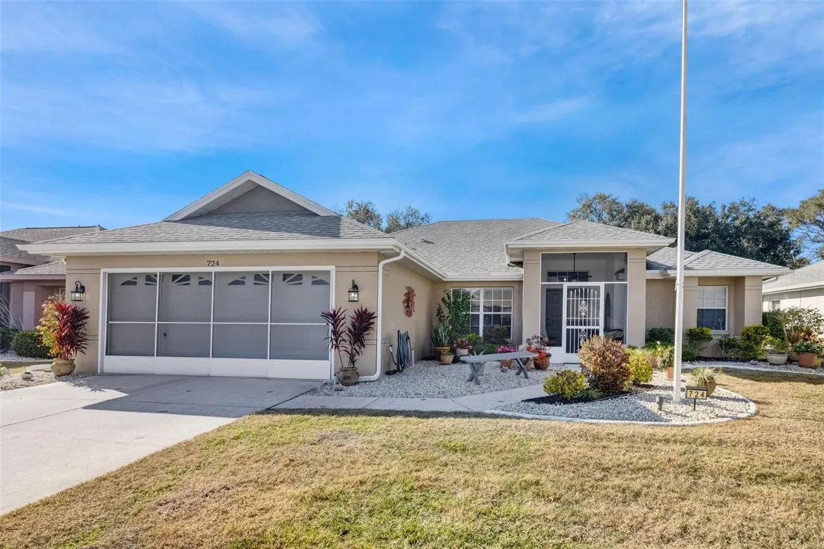 Property Slideshow image 1 of 61 | 724 winterbrooke way, Sun City Center, FL, 33573
